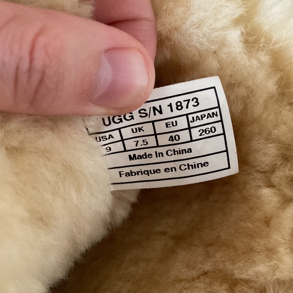 Tall Chestnut Bailey Button Uggs - image 8